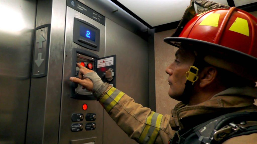 Elevadores em Situações de Emergência: Preparação e Resposta Eficiente